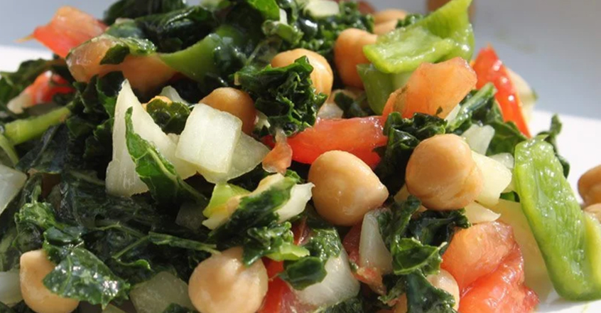 Ensalada simple de col rizada