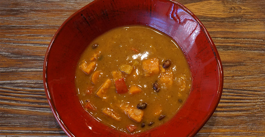 Sopa de batata y frijoles negros