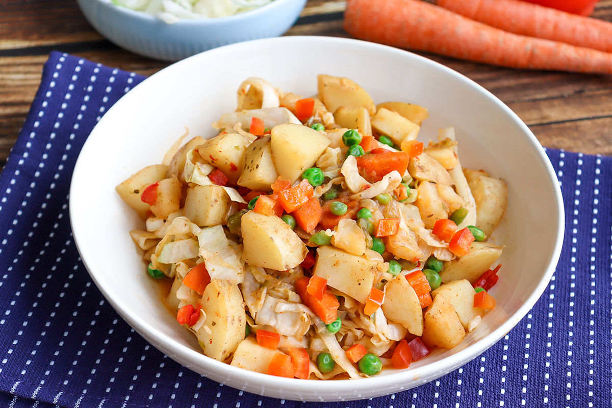 Vegan Scalloped Potatoes with Cabbage - The Carrot Underground🥕